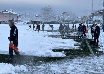 Nogometašem zimske nevšečnosti povzročajo glavobole