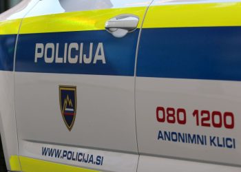 Najprej se je stepel v lokalu, nato pa še pred lokalom