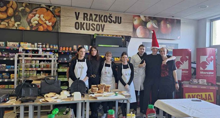 Navihani trgovci iz Srednje šole Slov. Bistrica očarali s toplimi sendviči