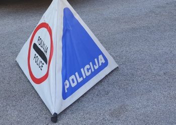 V prometni nesreči huje poškodovan kolesar