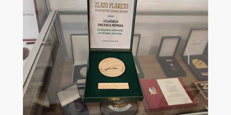 Priznanje Zveze društev generala Maistra bistriški vojašnici