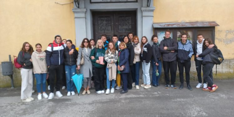 V Plezalnem centru tekma v hitrostnem plezanju Vzhodne Lige