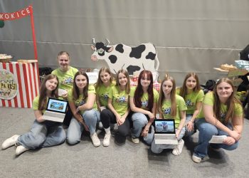 2 zlati priznanji za projekt Iz hleva na krožnik