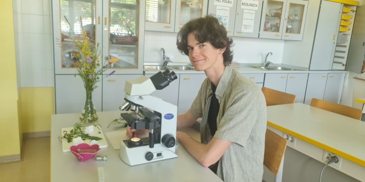 Gimnazijec bistriške srednje šole Svit Stramšak uvrščen na mednarodno biološko olimpijado