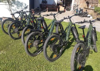 Zaživel projekt »DOŽIVIMO NARAVO Z GORSKIMI E-KOLESI«