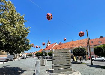 Cvetlične krogle in sladoled – pozdrav poletju v Slovenski Bistrici