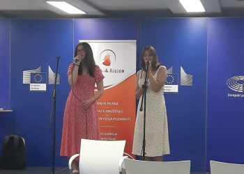 Bistriški dijaki so ponovno blesteli v projektu Sing a vision