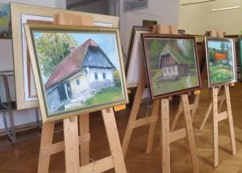 V knjižnici dve razstavi pred začetkom Podob bistriških domačij