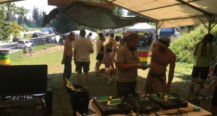 Na Treh kraljih se začenja festival Roots in the woods