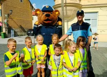 Anja, Marko in Leon so otrokom zaželeli varnih 365 dni v prometu