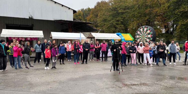 Tek in hoja za upanje ob rožnatem oktobru v Slovenski Bistrici