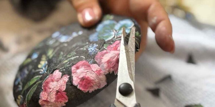 Kreativni okrasni kamni namesto sveč