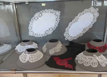 Tečejo, tečejo nitke