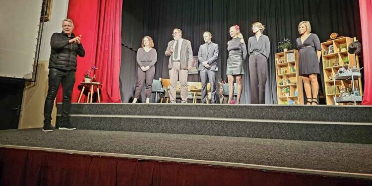 Z dobrodelno predstavo Bistriškega teatra zbrali 1700 evrov