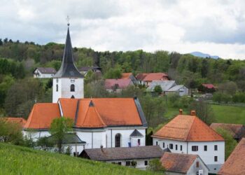 650 let cerkve sv. Filipa in Jakoba v Laporju