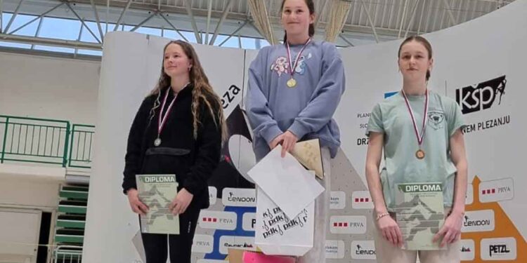 Sara Škrlec sezono težavnosti sklenila na stopničkah