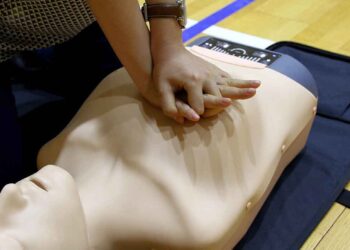 Vabilo na predavanje o temeljnih postopkih oživljanja