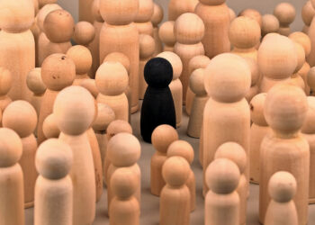 Prednovoletni čas nekaterim vzbujajo stiske in občutek osamljenosti