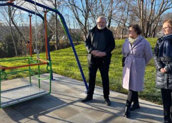 Gugalnica za invalide predana namenu