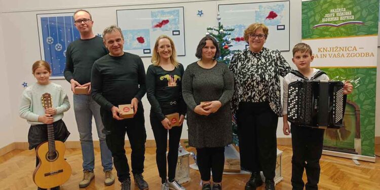 Zaključek Vošnjakove bralne značke za odrasle s pravljičnim večerom za odrasle