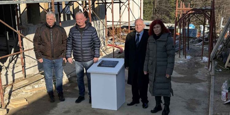 Položen temeljni kamen za novo podružnično šolo in vrtec na Prihovi