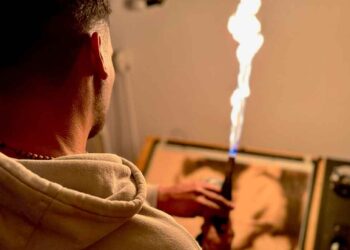 Daniel Ramalan ustvarja z ognjem