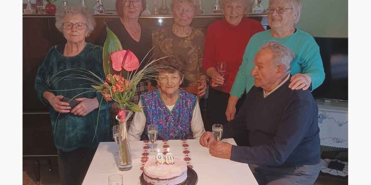 Pevka ga. Marija Trbovc 90 let