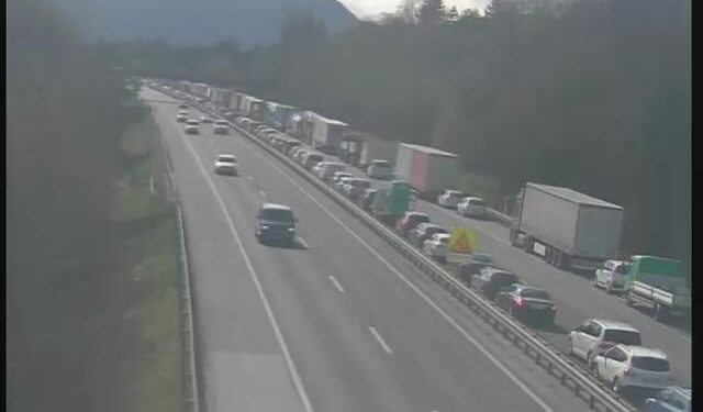Avtocesta zaprta proti Ljubljani