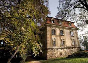 Obnova graščine na Zgornji Polskavi: Občina se loteva zahodne fasade