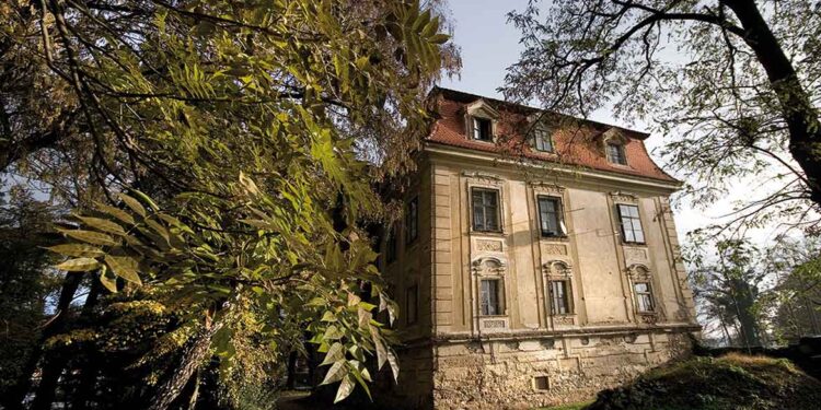 Obnova graščine na Zgornji Polskavi: Občina se loteva zahodne fasade