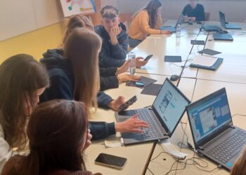 Digitalno povezani v kulturni harmoniji