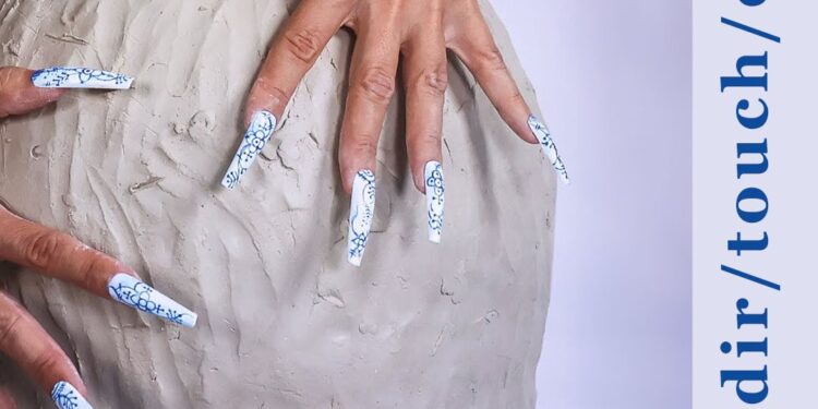 Odprtje mednarodne razstave sodobne keramike Dotik