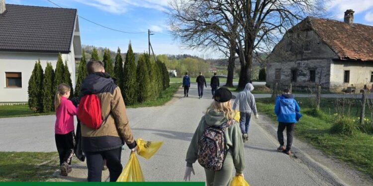 Na čistilni akciji v Poljčanah okoli 200 udeležencev