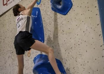 Eva na EP v športnem plezanju jutri v finalu