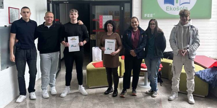 1. mesto in zlato priznanje na državnem tekmovanju iz finančne pismenosti