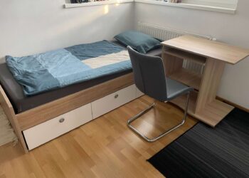 Prodam vrtna stola in otroško pohištvo