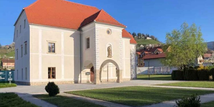 Razpis za literarni večer : Povabilo k sodelovanju