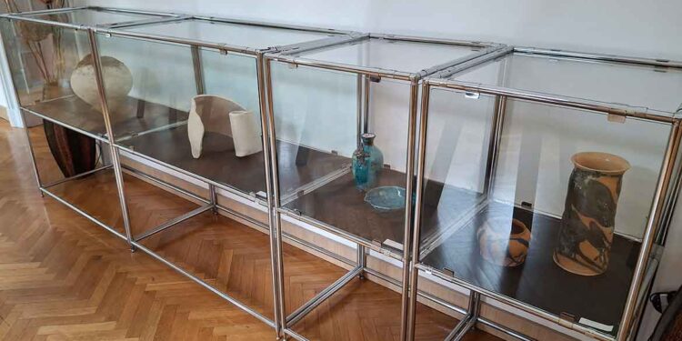 V keramiko ujete Podobe