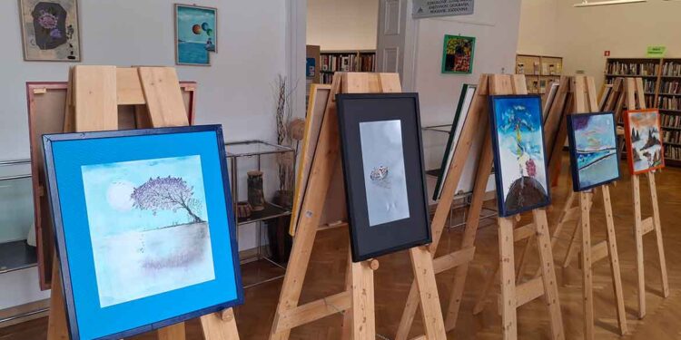 V vosek ujete podobe