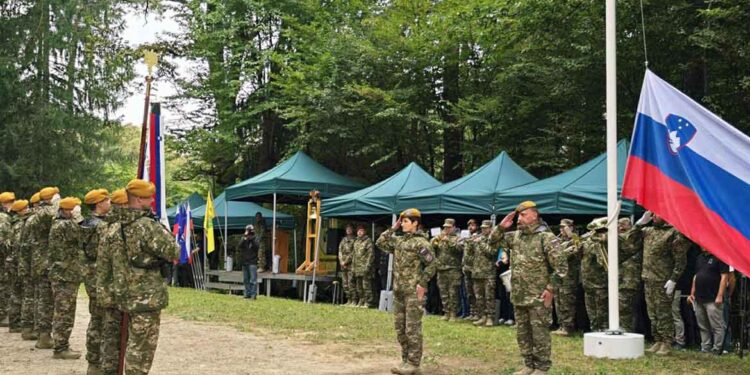 Vojašnica Vincenca Repnika odprla vrata: več kot 2.200 obiskovalcev spoznaloživljenje vojakov