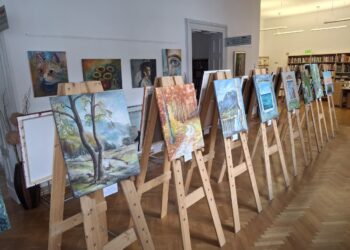 Razstava del ljubiteljskih slikark in slikarjev