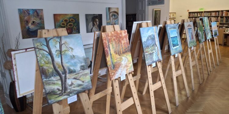 Razstava del ljubiteljskih slikark in slikarjev
