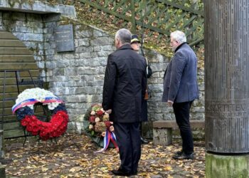 Osrednja žalna slovesnost ob dnevu spomina na mrtve