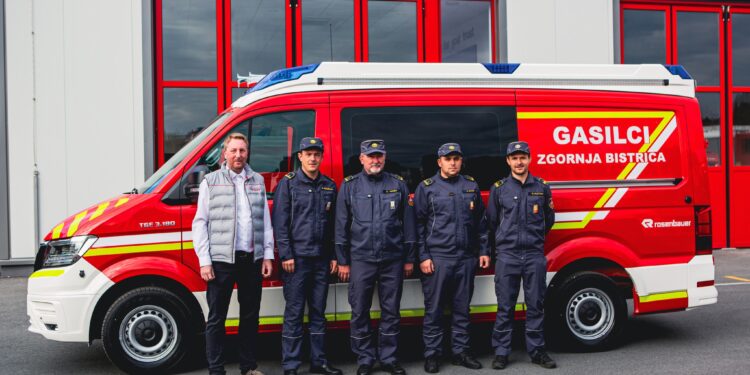 V PGD Zgornja Bistrica predstavili novo gasilsko vozilo