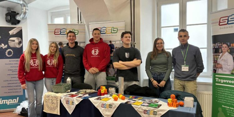 Drugi Dan poklicev povezal mlade, šole in podjetja