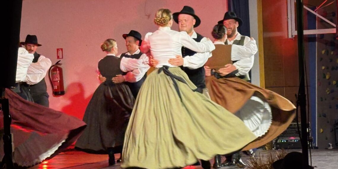 30 let ložniške folklore – večer, ki je navdušil