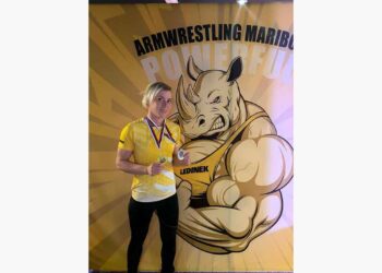 Sara Trbulin državna prvakinja v armwrestlingu