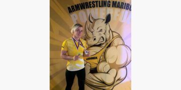 Sara Trbulin državna prvakinja v armwrestlingu