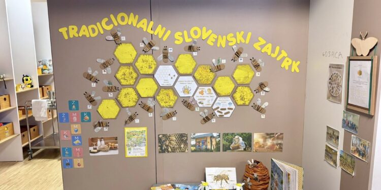 Tradicionalni slovenski zajtrk z lokalnimi pridelki in čebelarskim pridihom