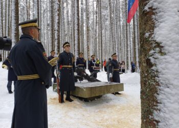 Poklon pri Treh žebljih ob 83. obletnici padca Pohorskega bataljona